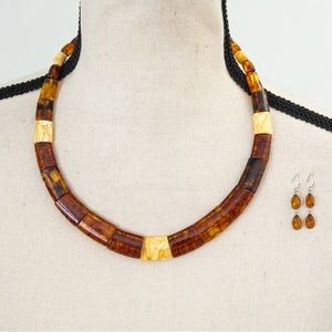 Amber graduated slab collar necklace with matching drop style earrings